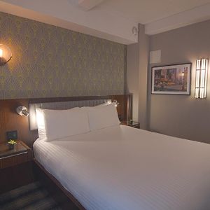 Signature Queen Room